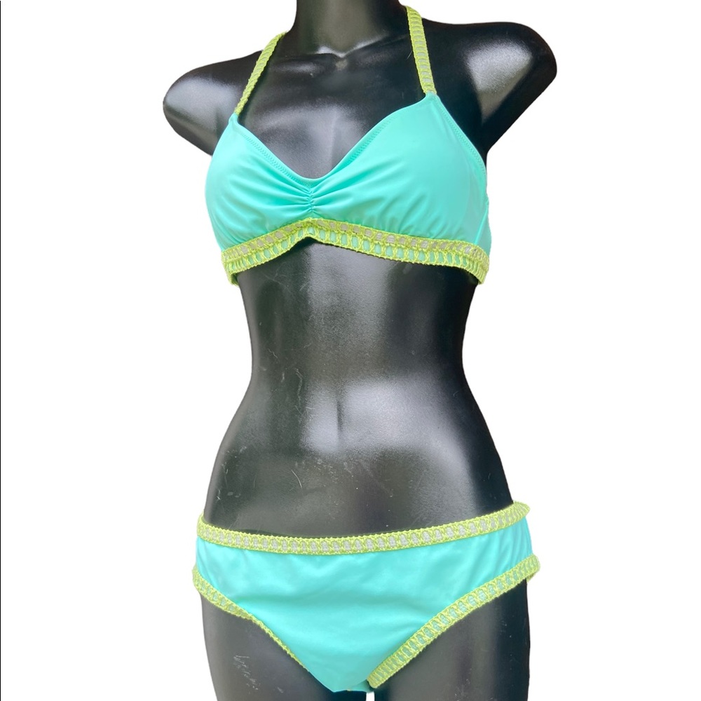 Victorias Secret Bikini Set! Top-Small Bottoms-Medium - Picture 2 of 13